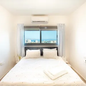 שקט מול הים אילת